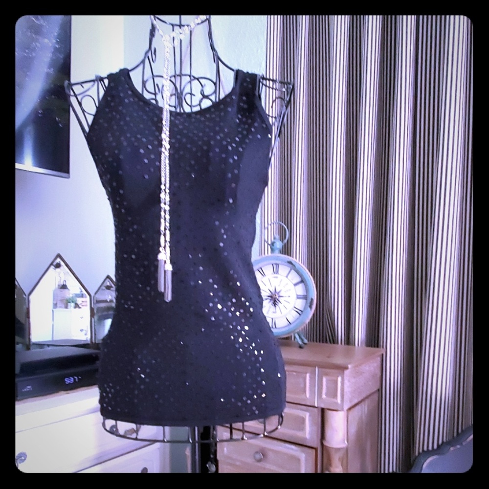 HOLIDAY! I🎅🌲Black sleeveless sequined top